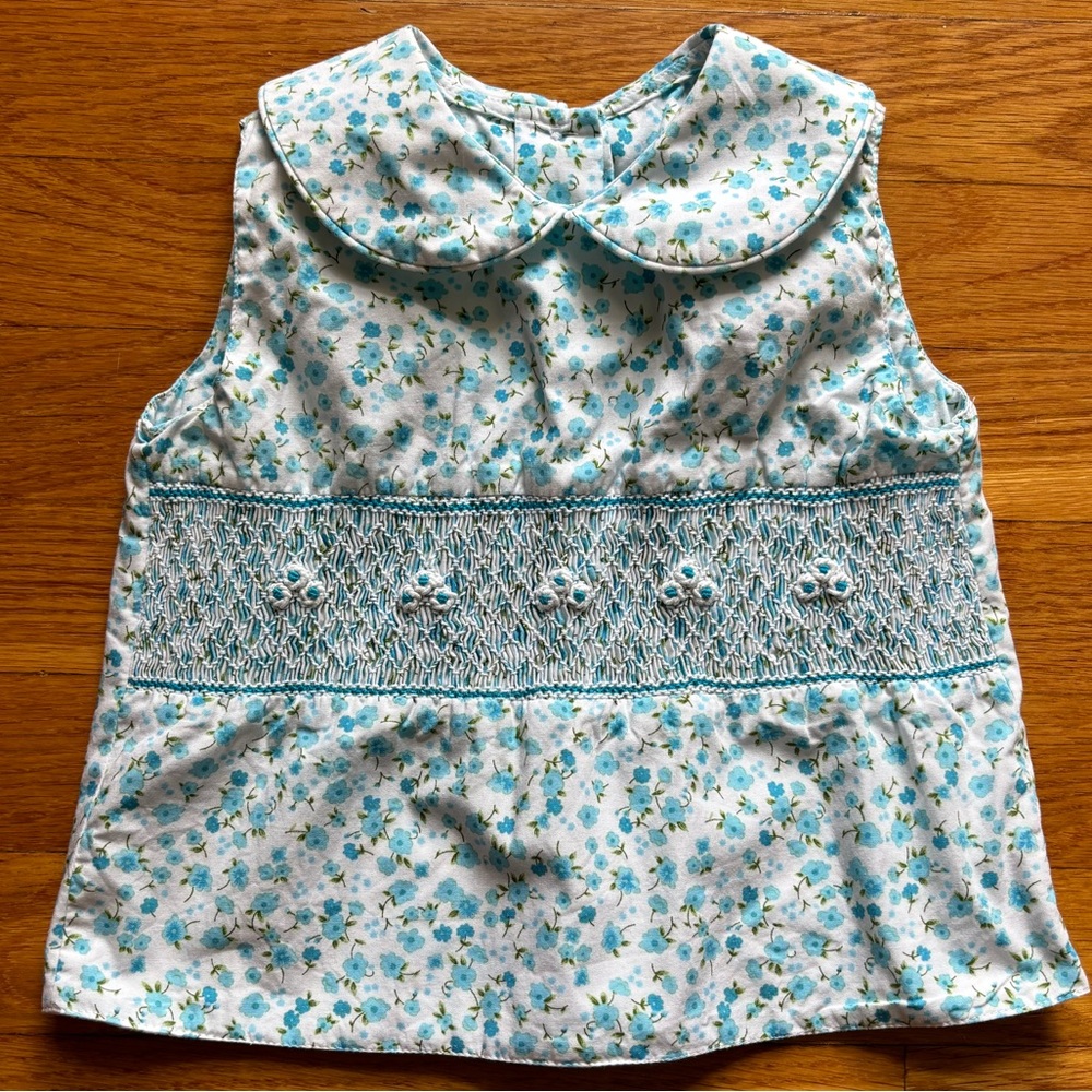 Beautiful Strasburg smocked top, 100% cotton! Size 3T.
